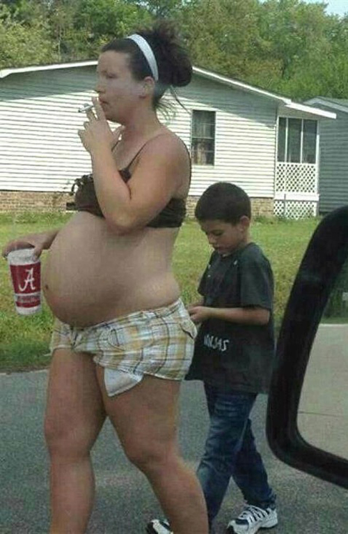 Worst-Parents-Pregnant-smoking.jpg