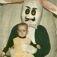 Scary Easter Bunny Pictures, Creepy Easter Bunny, Easter Bunnies, Funny Easter Bunny Pictures, Scary Easter Bunny Photos, Happy Easter, Bad Easter Bunny Pictures, Worst Eaaster Bunny PPictures, Funny Pictures, Demented Easter, Easter Fails, Aful Easter Pictures, Awkward Family Photos, Bad Family Photos, Worst Tattoos, Bad Tattoos, Funny Family, Kids with Easter Bunny, Scared Kids