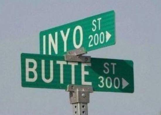 inyo-butte-funny-street-signs.jpg
