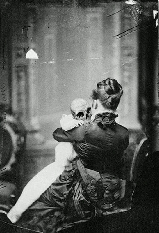 Team Jimmy Joe — 26 Creepy Old Photos of the Nightmare Kind