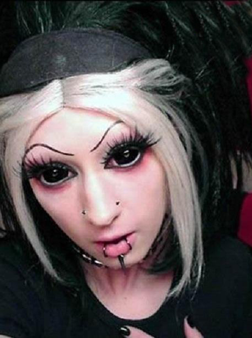 ghost face bad eyebrows, funny eyebrows, bad makeup, worst eyebrows, ugly eyebrows, horrible, terrible, cholo, nasty, creepy, eyebrow fails, unibrows, wtf, bad family photos, awkward