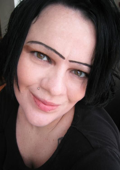 Worst Eyebrows Ever! Funny Eyebrows, Bad Eyebrows Fashion fails, bad makeup, terrible makeup, bad plastic surgery, funny pictures, stupid eyebrows, ghetto eyebrows, ghetto humor, WTF, horrible, bad tattoos, worst tattoos, awkward family photos, bad family photos, ellen, funny hairstyles, bad hair, worst hairstyles, unubrow 