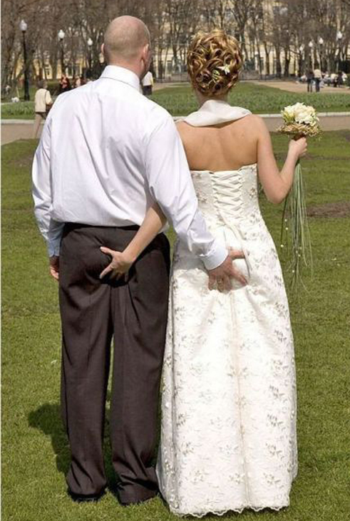 wedding dresses for big butts