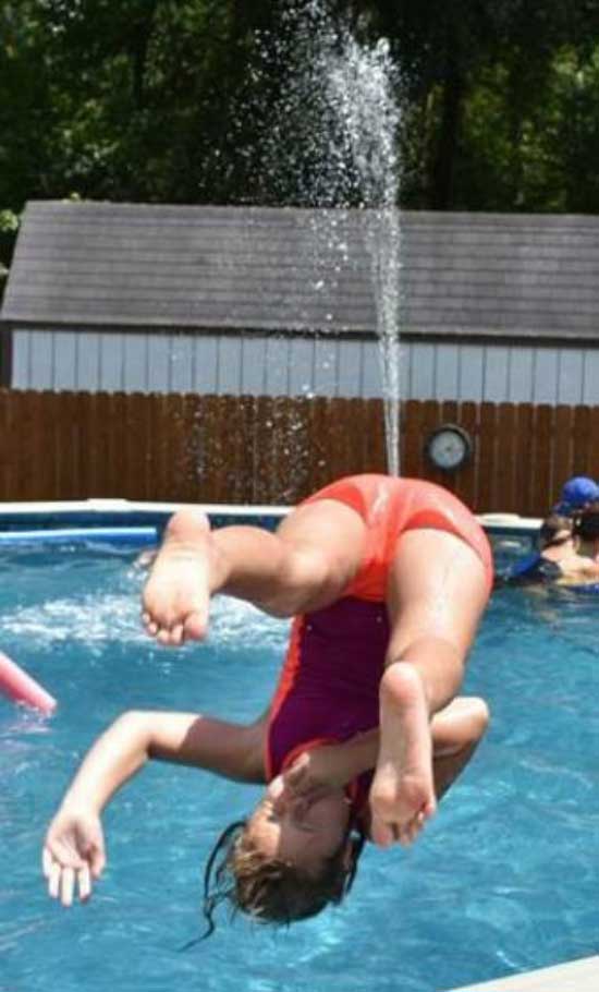33 Headscratchin' Perfectly Timed Photos